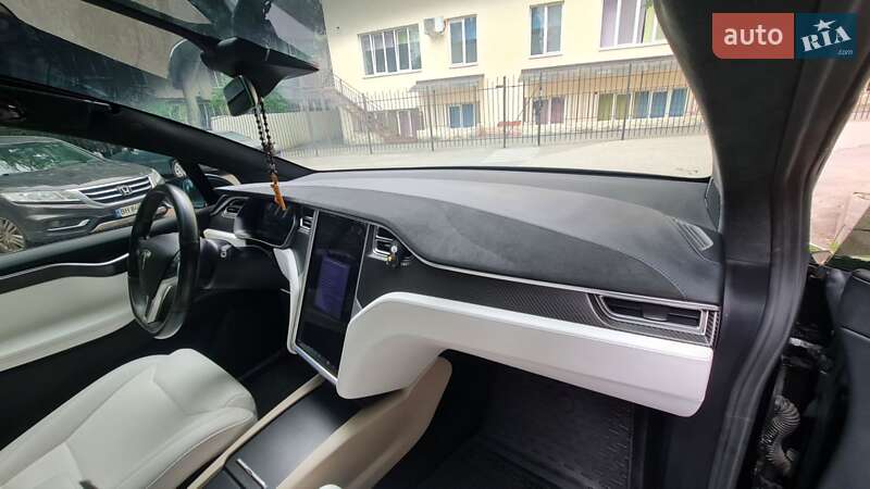 Позашляховик / Кросовер Tesla Model X 2017 в Одесі