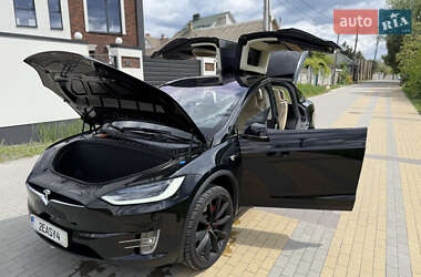 Внедорожник / Кроссовер Tesla Model X 2017 в 