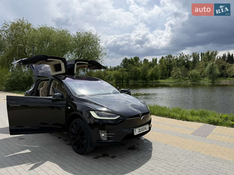Позашляховик / Кросовер Tesla Model X 2017 в Києві
