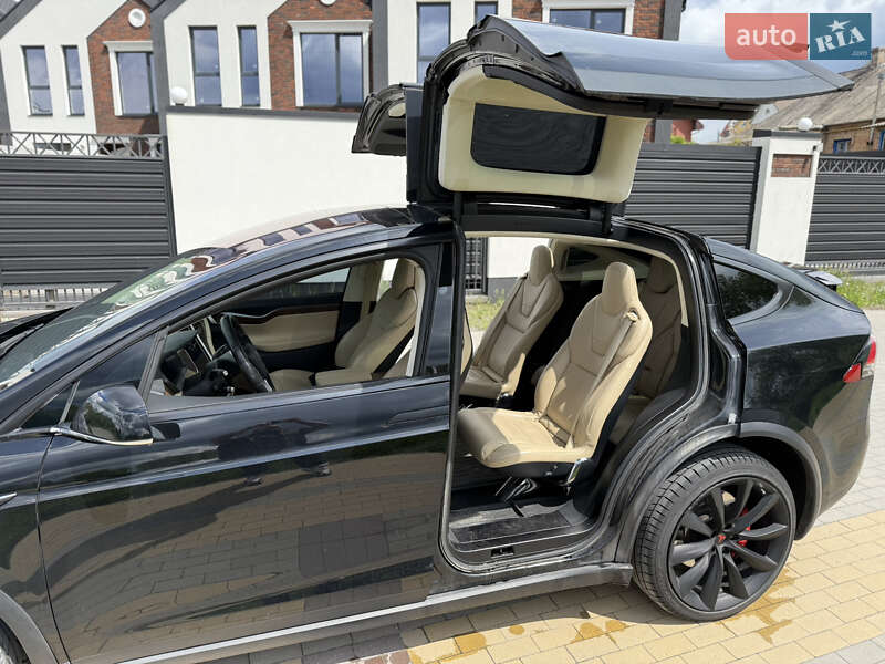 Позашляховик / Кросовер Tesla Model X 2017 в Києві