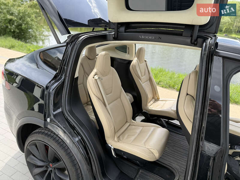 Позашляховик / Кросовер Tesla Model X 2017 в Києві