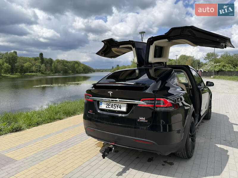 Позашляховик / Кросовер Tesla Model X 2017 в Києві