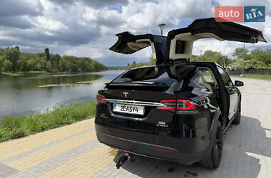 Внедорожник / Кроссовер Tesla Model X 2017 в 