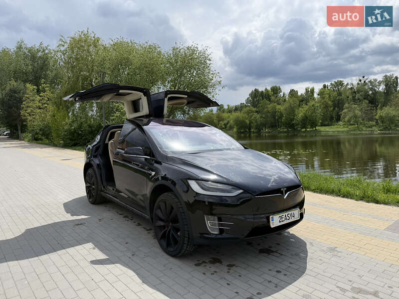 Внедорожник / Кроссовер Tesla Model X 2017 в 