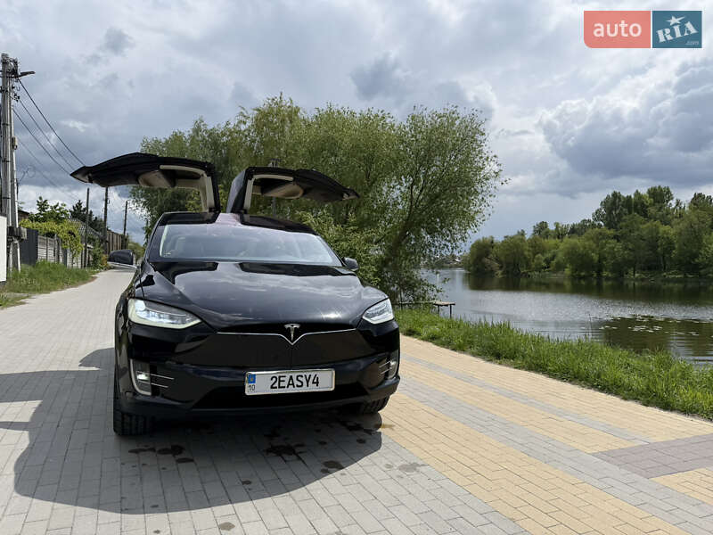 Позашляховик / Кросовер Tesla Model X 2017 в Києві