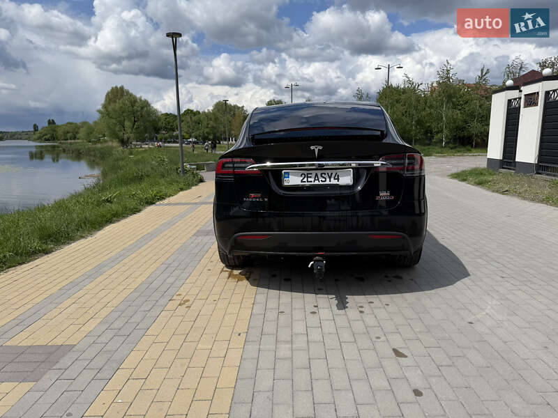 Позашляховик / Кросовер Tesla Model X 2017 в Києві