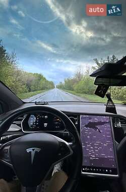 Позашляховик / Кросовер Tesla Model X 2017 в 