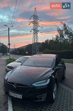 Позашляховик / Кросовер Tesla Model X 2017 в 