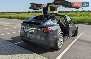 Позашляховик / Кросовер Tesla Model X 2018 в 