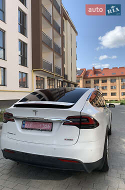Внедорожник / Кроссовер Tesla Model X 2015 в 
