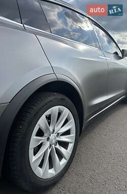 Внедорожник / Кроссовер Tesla Model X 2016 в 