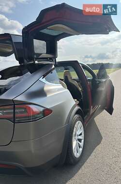 Внедорожник / Кроссовер Tesla Model X 2016 в 