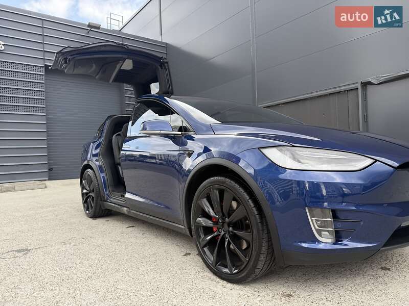 Позашляховик / Кросовер Tesla Model X 2019 в Києві