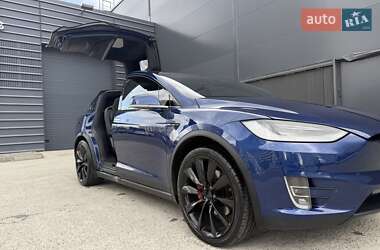 Позашляховик / Кросовер Tesla Model X 2019 в 
