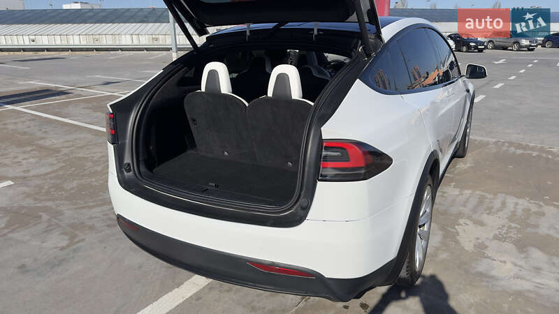 Позашляховик / Кросовер Tesla Model X 2019 в Києві