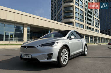 Позашляховик / Кросовер Tesla Model X 2018 в 