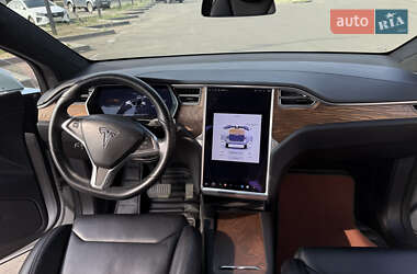 Позашляховик / Кросовер Tesla Model X 2018 в 