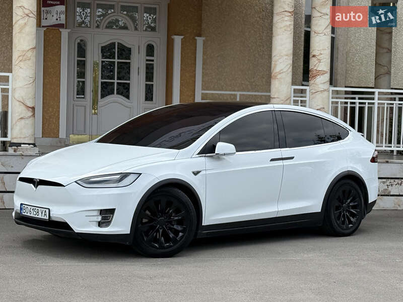 Позашляховик / Кросовер Tesla Model X 2016 в Тернополі