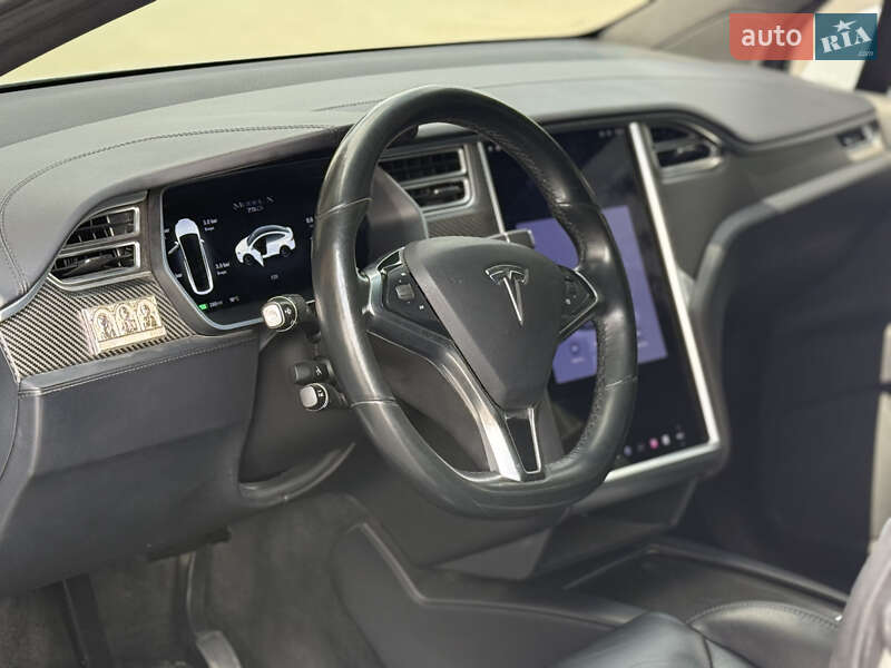 Позашляховик / Кросовер Tesla Model X 2016 в Тернополі