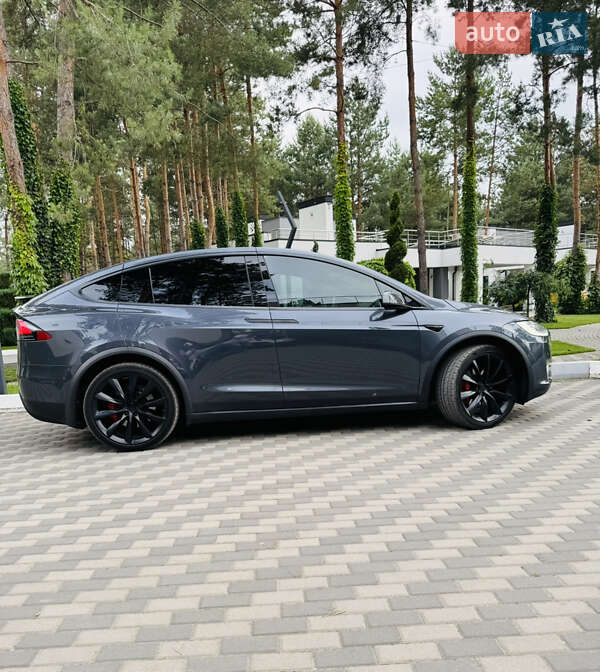 Позашляховик / Кросовер Tesla Model X 2017 в Броварах