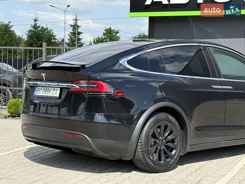 Позашляховик / Кросовер Tesla Model X 2017 в Львові
