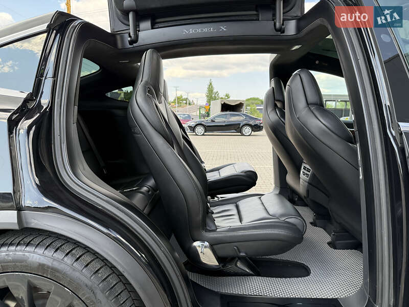 Позашляховик / Кросовер Tesla Model X 2017 в Львові