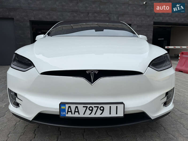 Внедорожник / Кроссовер Tesla Model X 2019 в Киеве