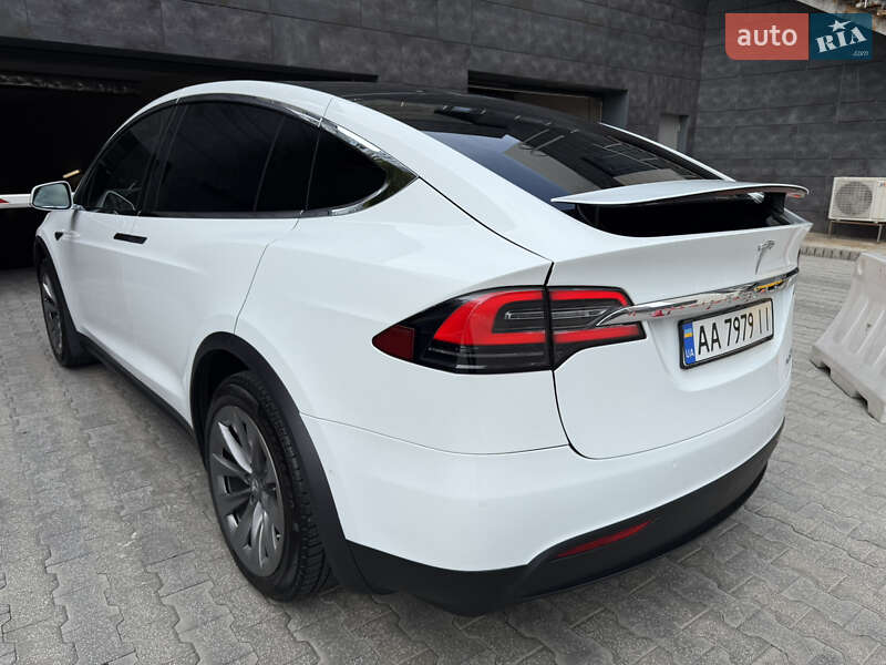 Внедорожник / Кроссовер Tesla Model X 2019 в Киеве