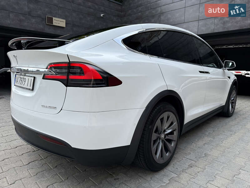 Внедорожник / Кроссовер Tesla Model X 2019 в Киеве