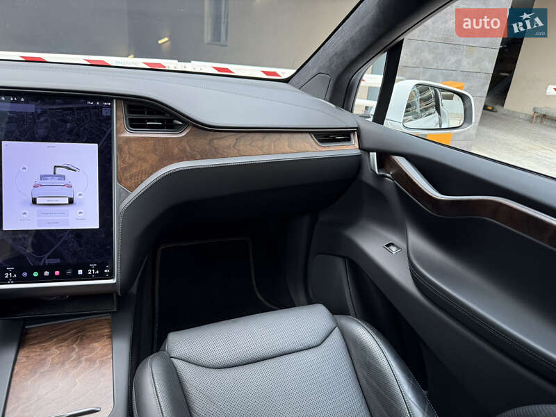 Внедорожник / Кроссовер Tesla Model X 2019 в Киеве