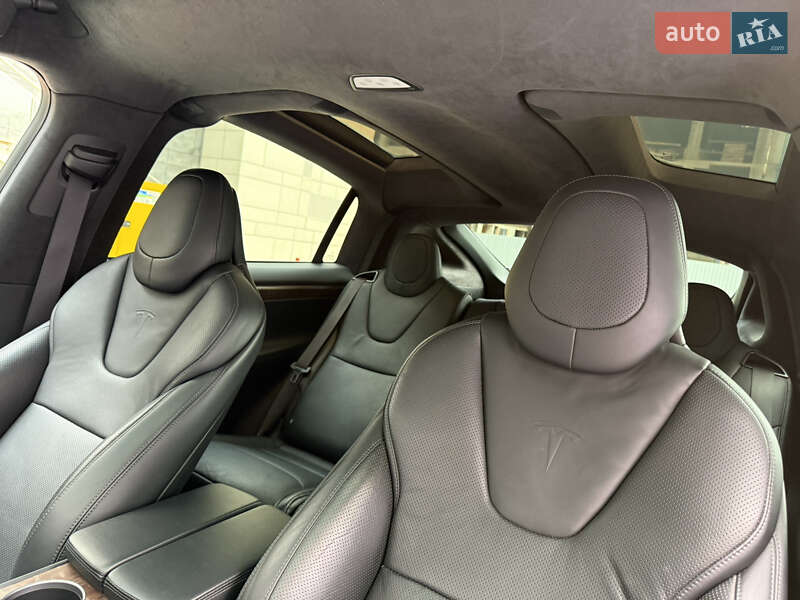 Внедорожник / Кроссовер Tesla Model X 2019 в Киеве