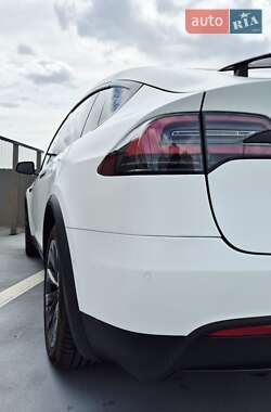 Позашляховик / Кросовер Tesla Model X 2019 в 