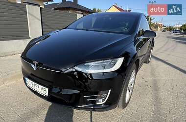 Позашляховик / Кросовер Tesla Model X 2017 в Львові