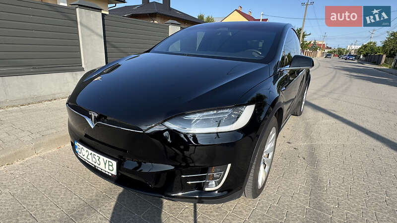 Позашляховик / Кросовер Tesla Model X 2017 в 
