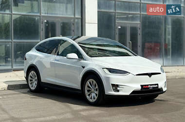 Позашляховик / Кросовер Tesla Model X 2020 в 