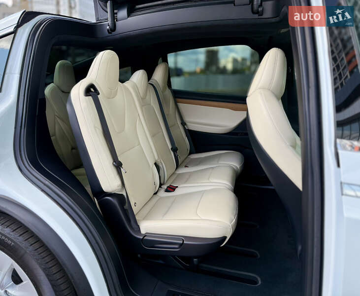 Внедорожник / Кроссовер Tesla Model X 2020 в Харькове