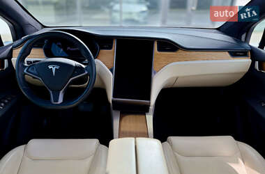 Позашляховик / Кросовер Tesla Model X 2020 в 