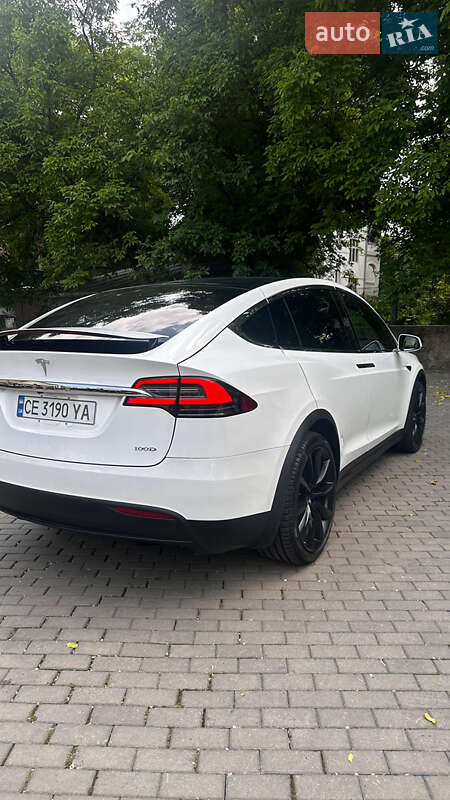 Позашляховик / Кросовер Tesla Model X 2018 в Чернівцях