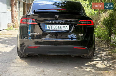 Позашляховик / Кросовер Tesla Model X 2019 в 