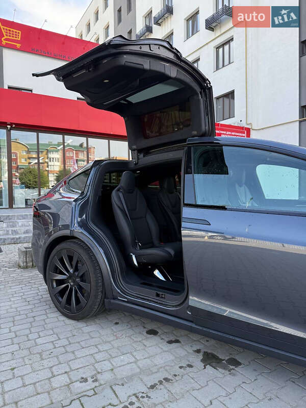 Позашляховик / Кросовер Tesla Model X 2023 в Чернівцях