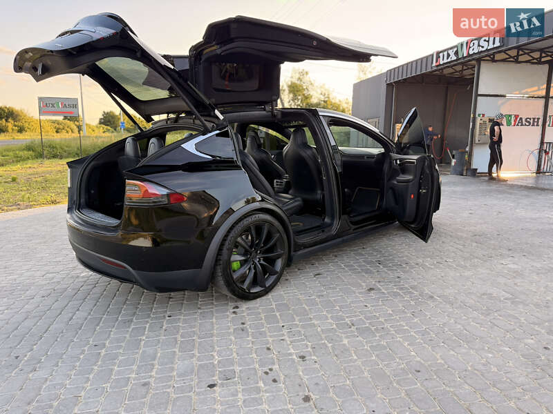 Внедорожник / Кроссовер Tesla Model X 2018 в Дрогобыче