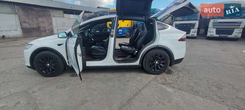 Позашляховик / Кросовер Tesla Model X 2018 в Черкасах