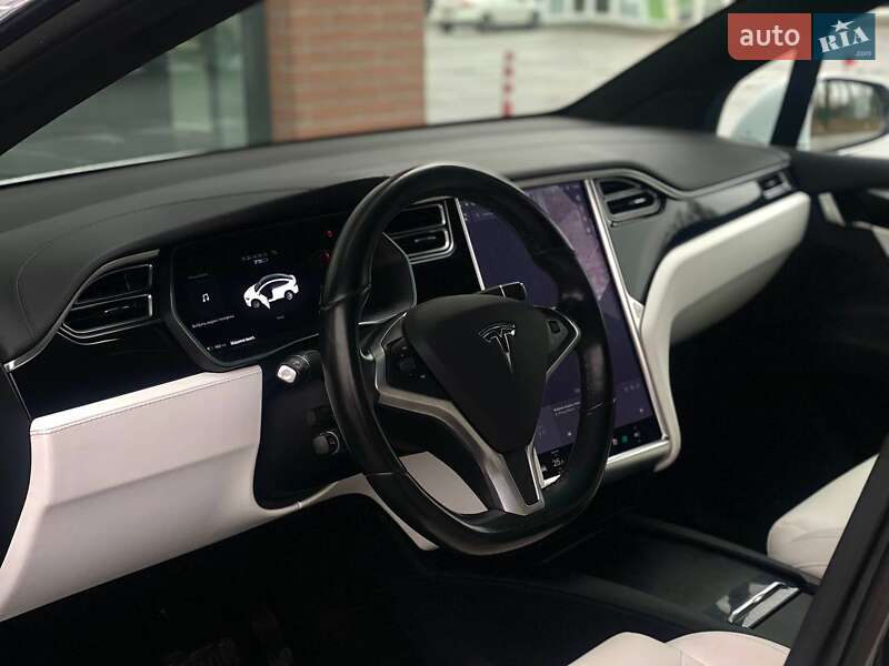 Позашляховик / Кросовер Tesla Model X 2017 в Києві