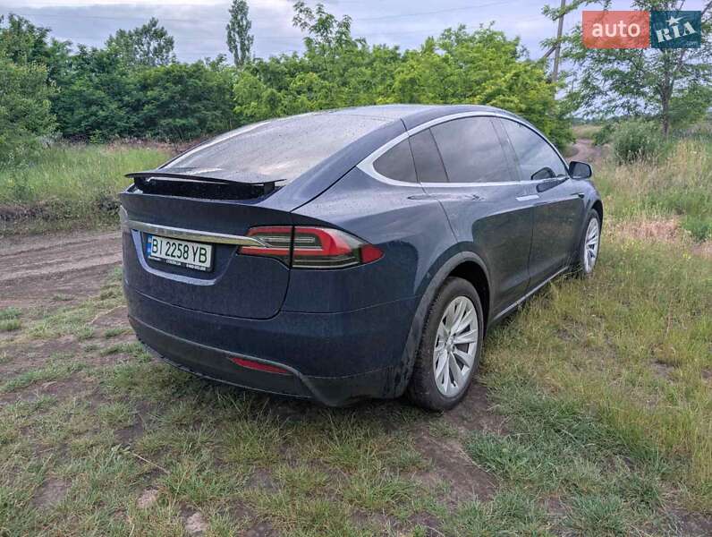 Внедорожник / Кроссовер Tesla Model X 2017 в Полтаве