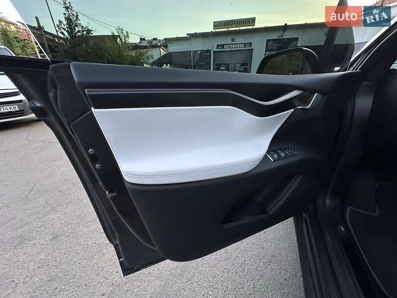 Позашляховик / Кросовер Tesla Model X 2020 в Львові