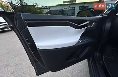 Позашляховик / Кросовер Tesla Model X 2020 в 