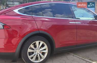 Внедорожник / Кроссовер Tesla Model X 2017 в 
