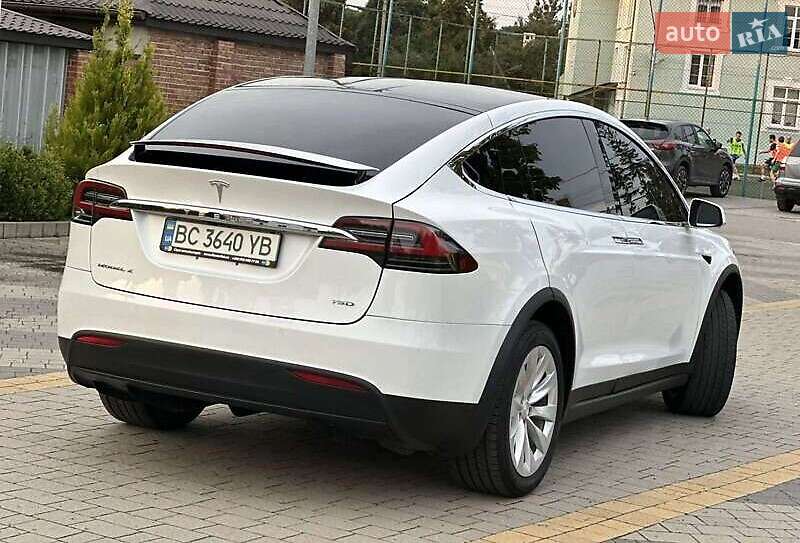 Позашляховик / Кросовер Tesla Model X 2018 в Львові