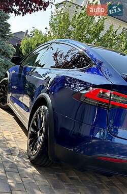 Позашляховик / Кросовер Tesla Model X 2016 в 