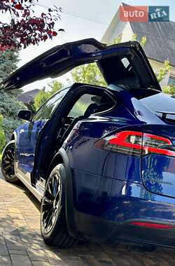 Позашляховик / Кросовер Tesla Model X 2016 в 